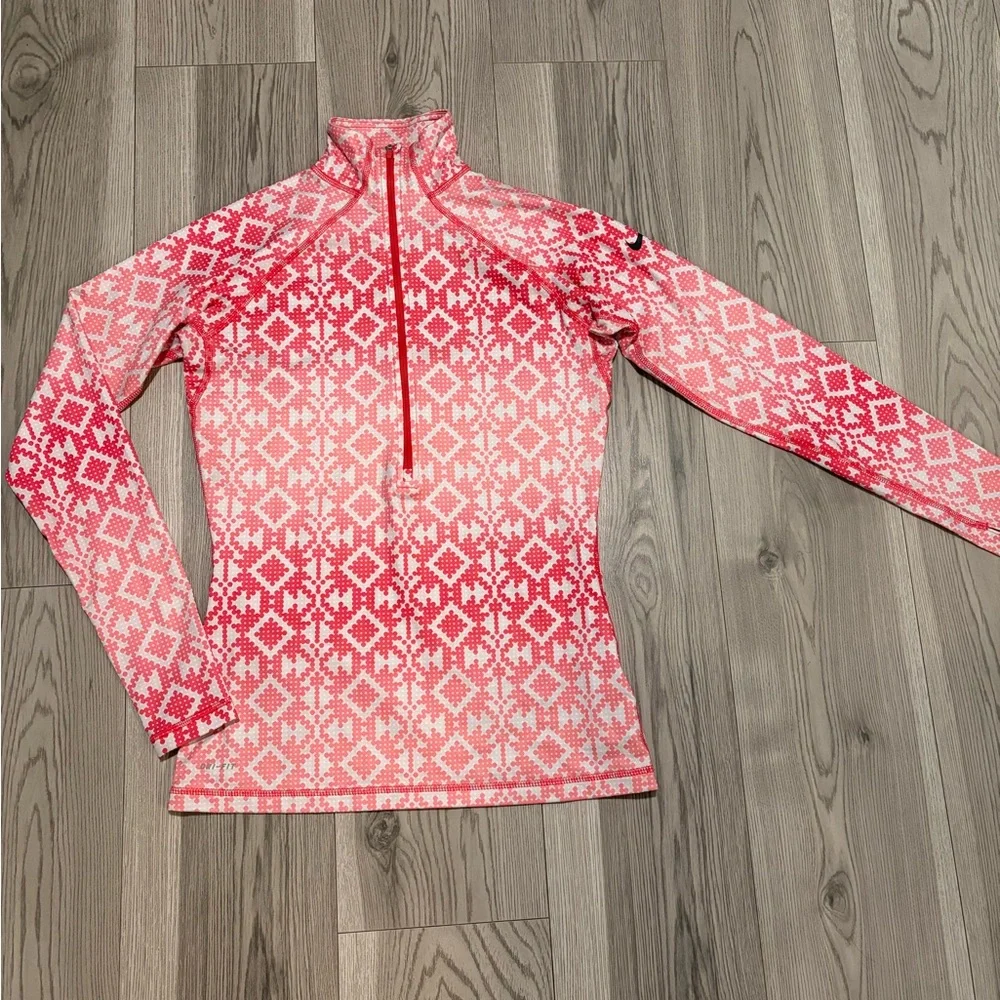 Nike Women’s 1/2 Zip Pullover Size Medium